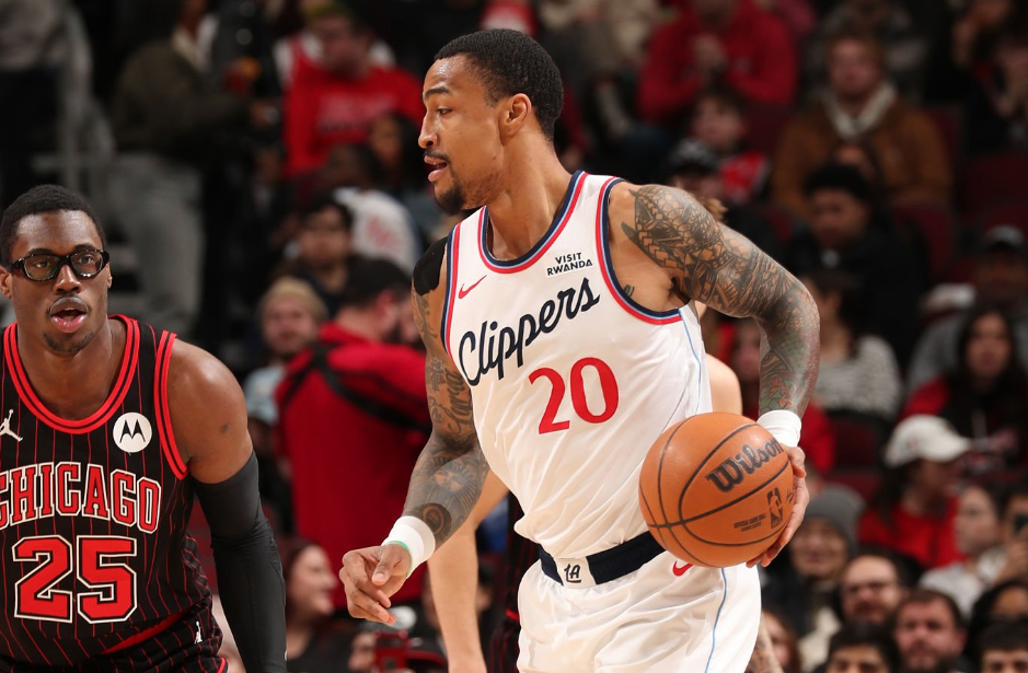 开云体育入口-锋线大将的进攻效率还在不断提升，快船为什么不能给他多些球权？