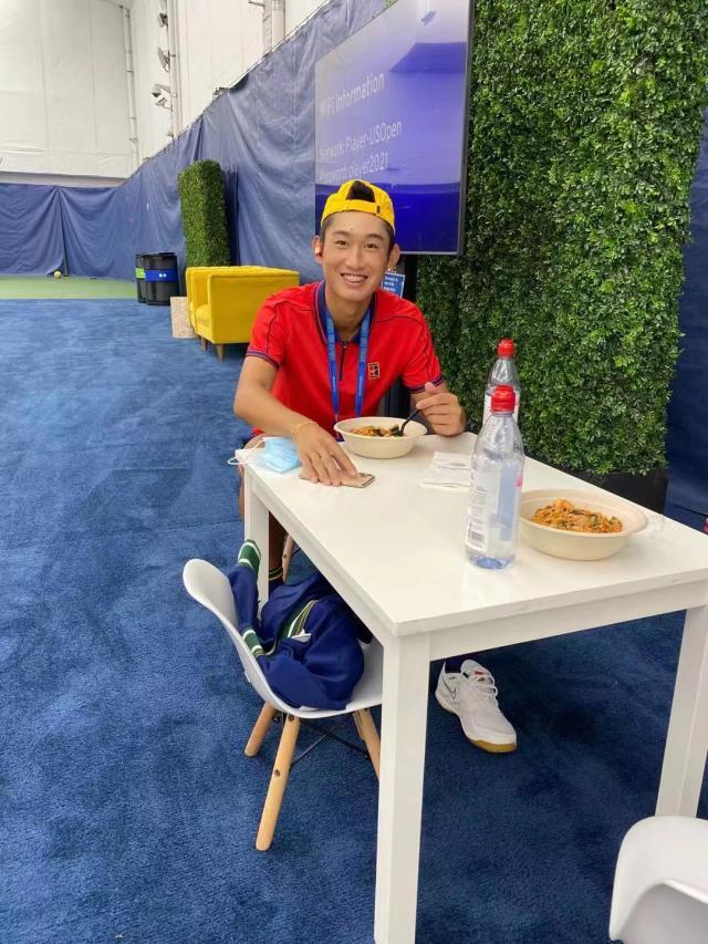 张奔斗：1000米跑，9岁时的商竣程为何连跑了三趟？